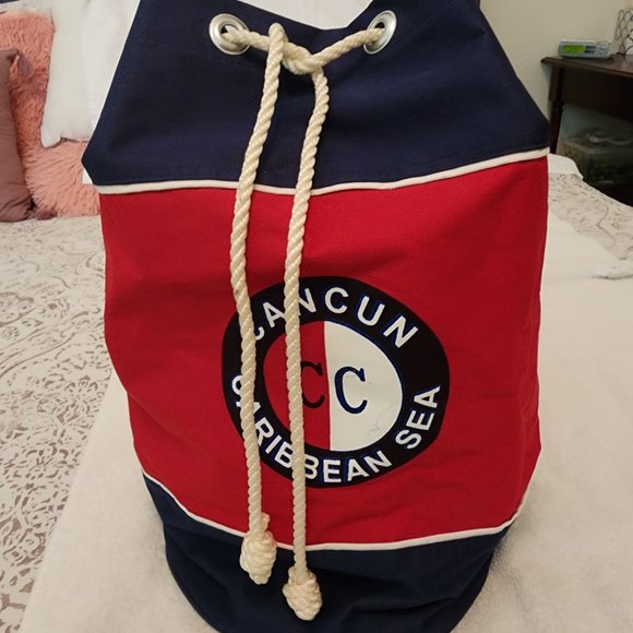 Stylish Artex vertical travel duffel bag in Cancun colors red & blue with straps - Picture 8 of 8